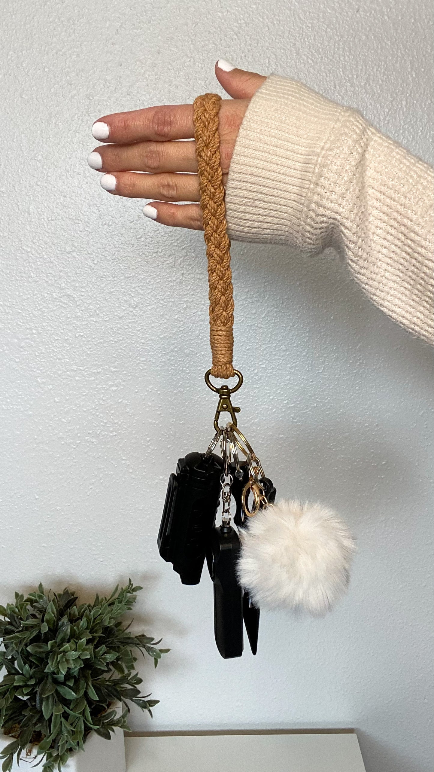 Fawn Macramé Safety Keychain